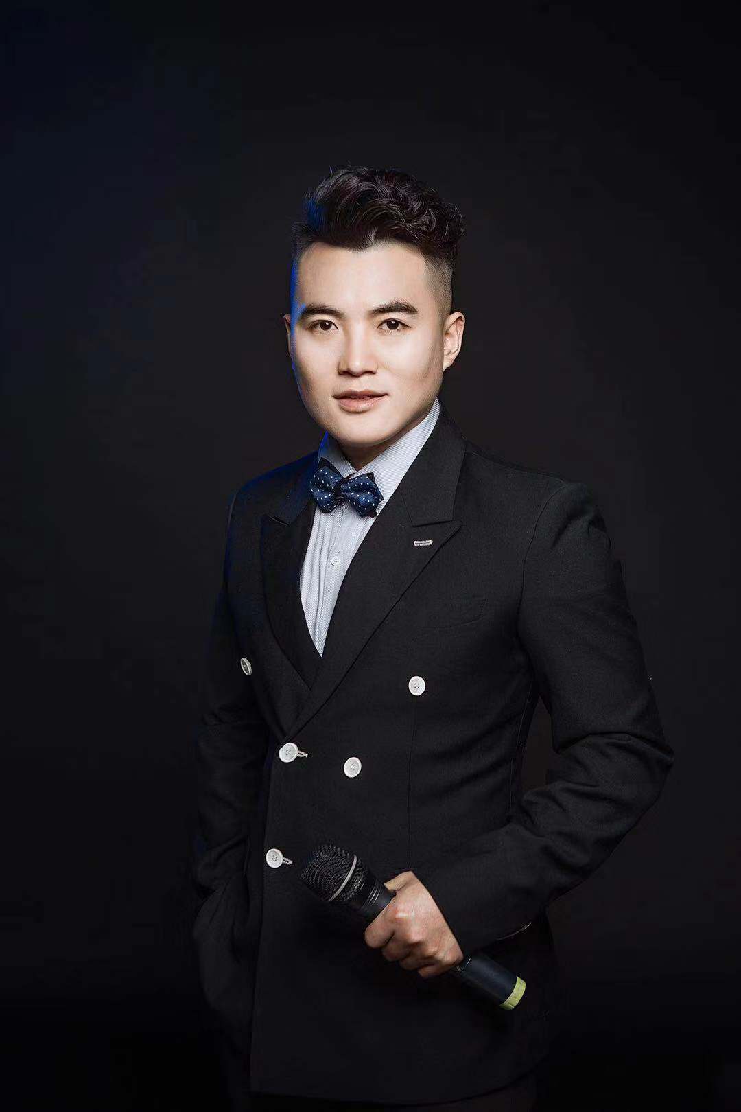  p>王涛"功夫主持人",毕业于 a target="_blank" href="/item/上海