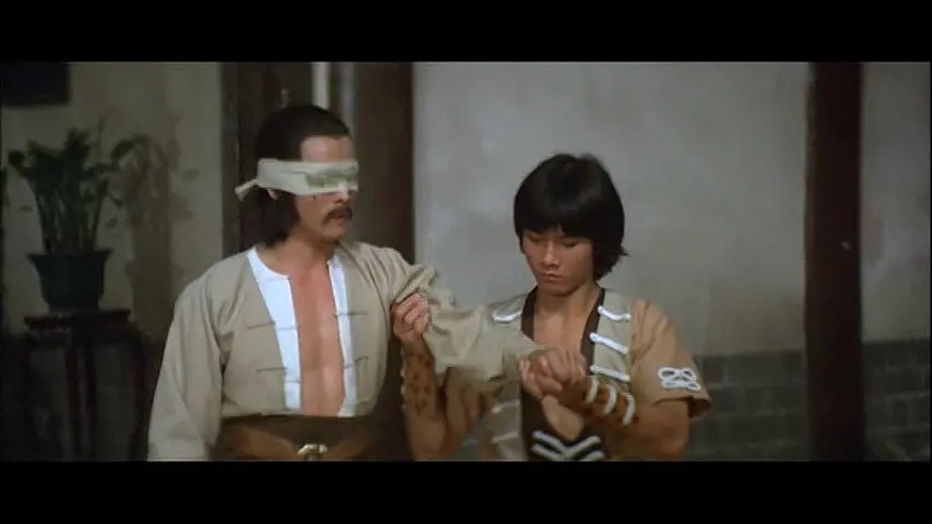 飞狐外传》是1980年上映的 a target="_blank" href="/item/香港邵氏