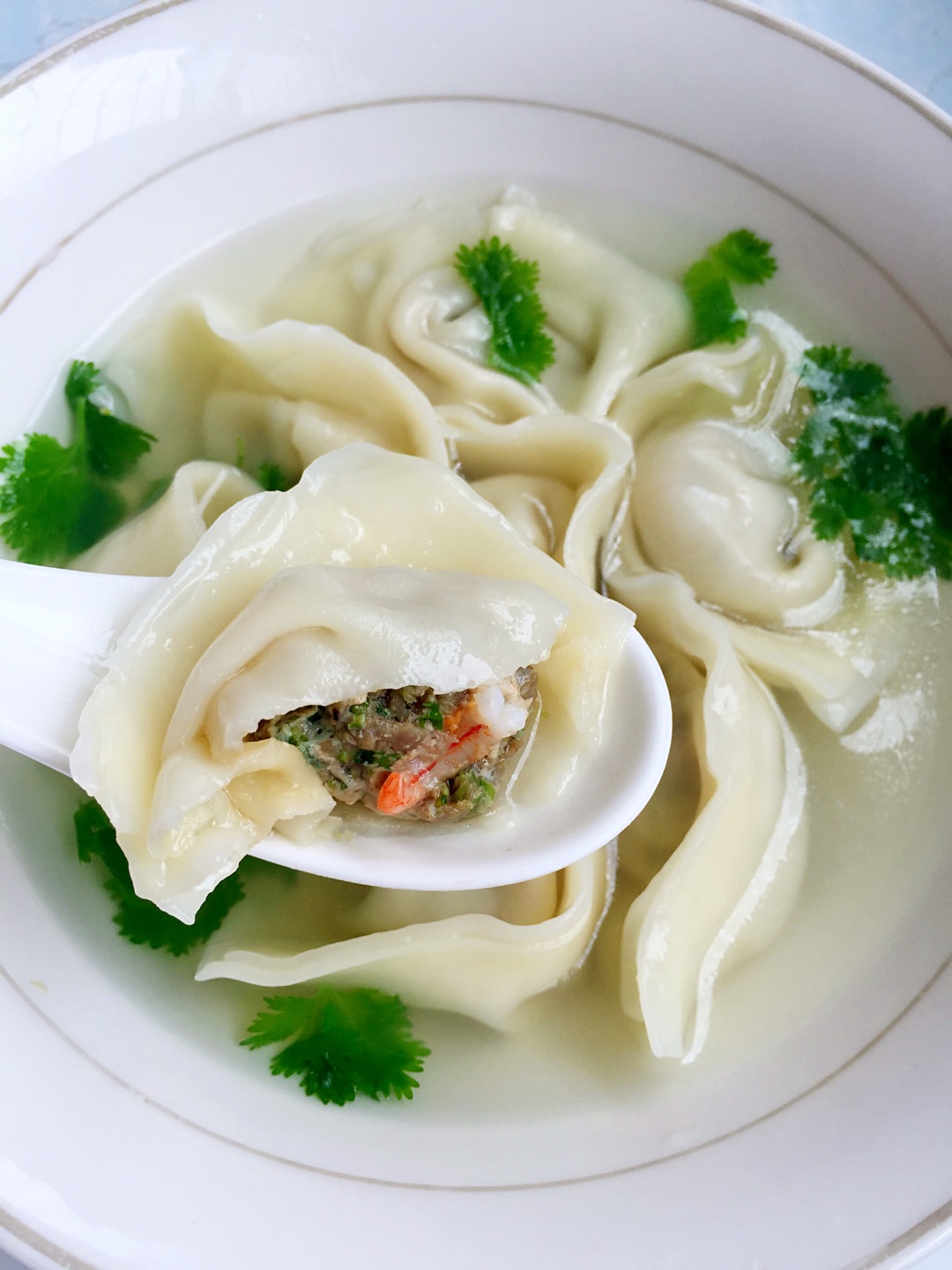  p>牛肉 适量, 小馄饨皮 适量, 葱 适量 ,姜 适量,  a target="_blank