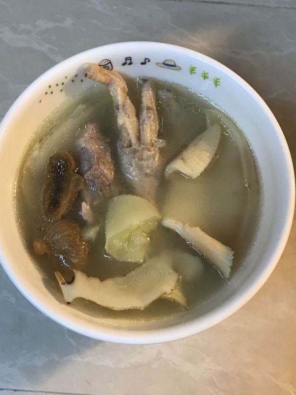 蜜瓜响螺瘦肉养颜汤