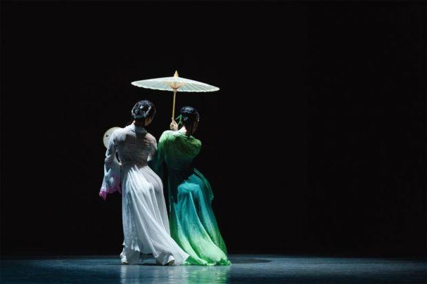  p data-id="tgtbndvxhwux">女子双人舞《雨后》由青年编导 a target=