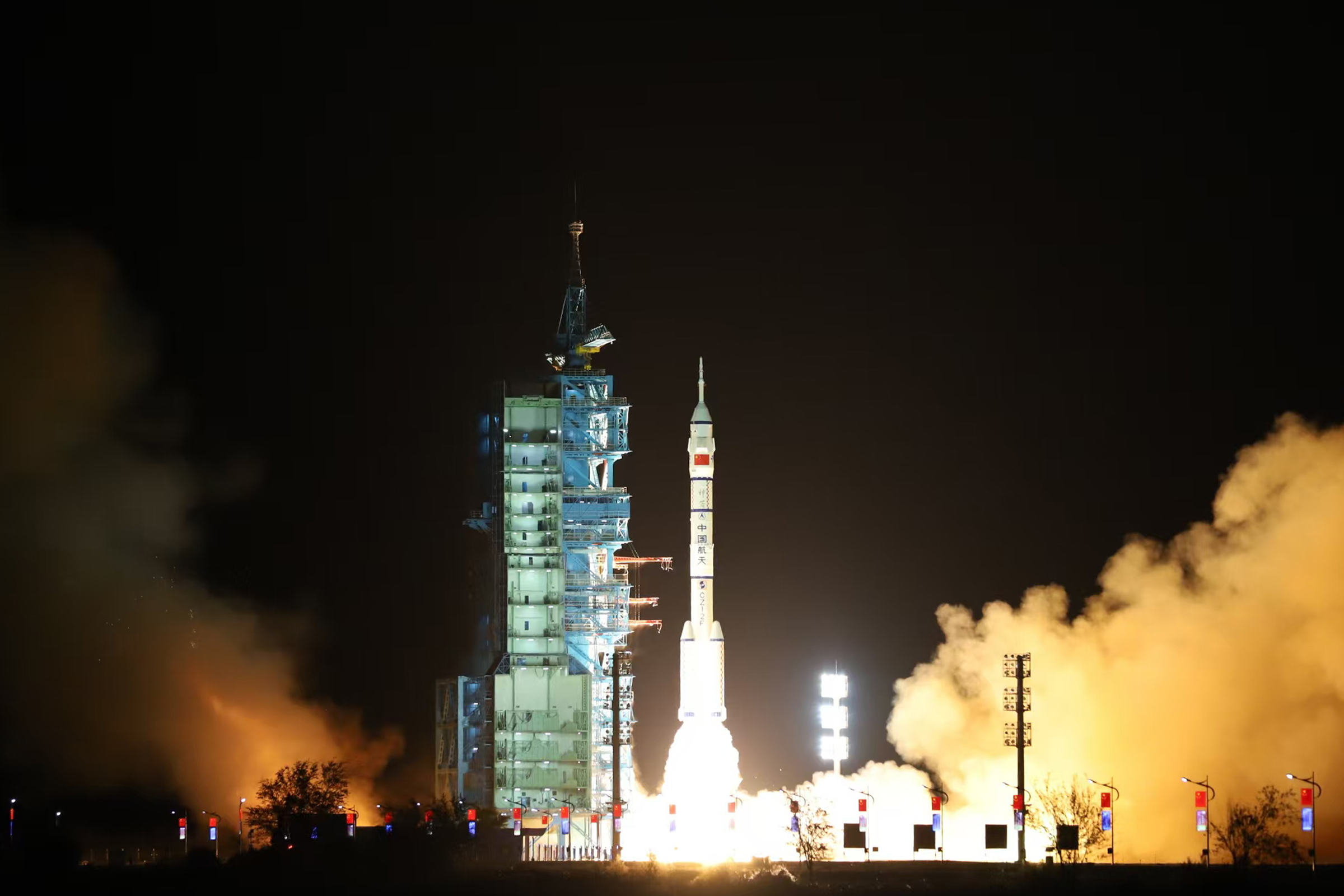 qprfri">长征二号f遥十九运载火箭(英文:long march-2f),是中国研制<a