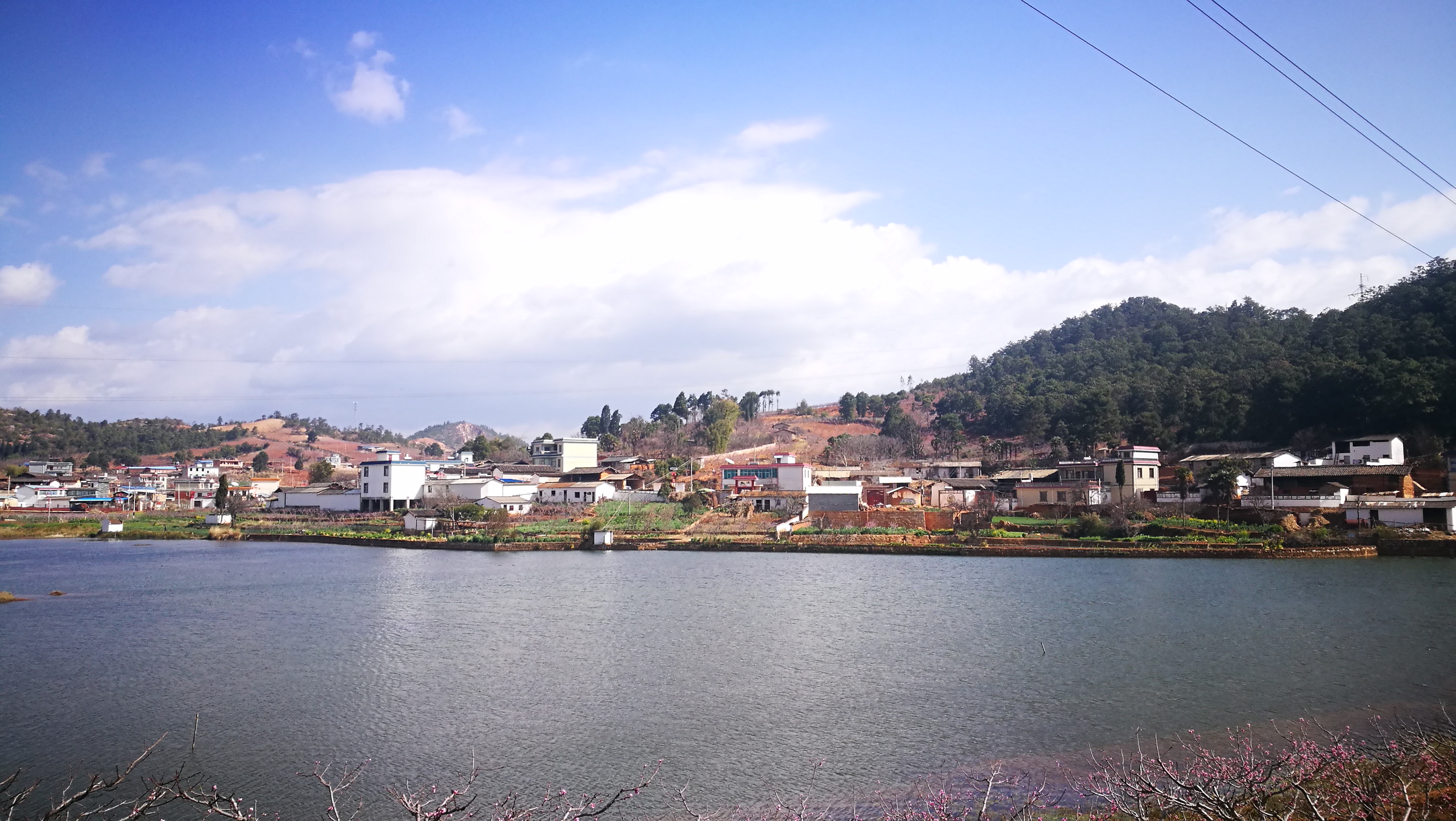  p>曲江镇,隶属于云南省红河哈尼族彝族自治州建水县,地处 a target="