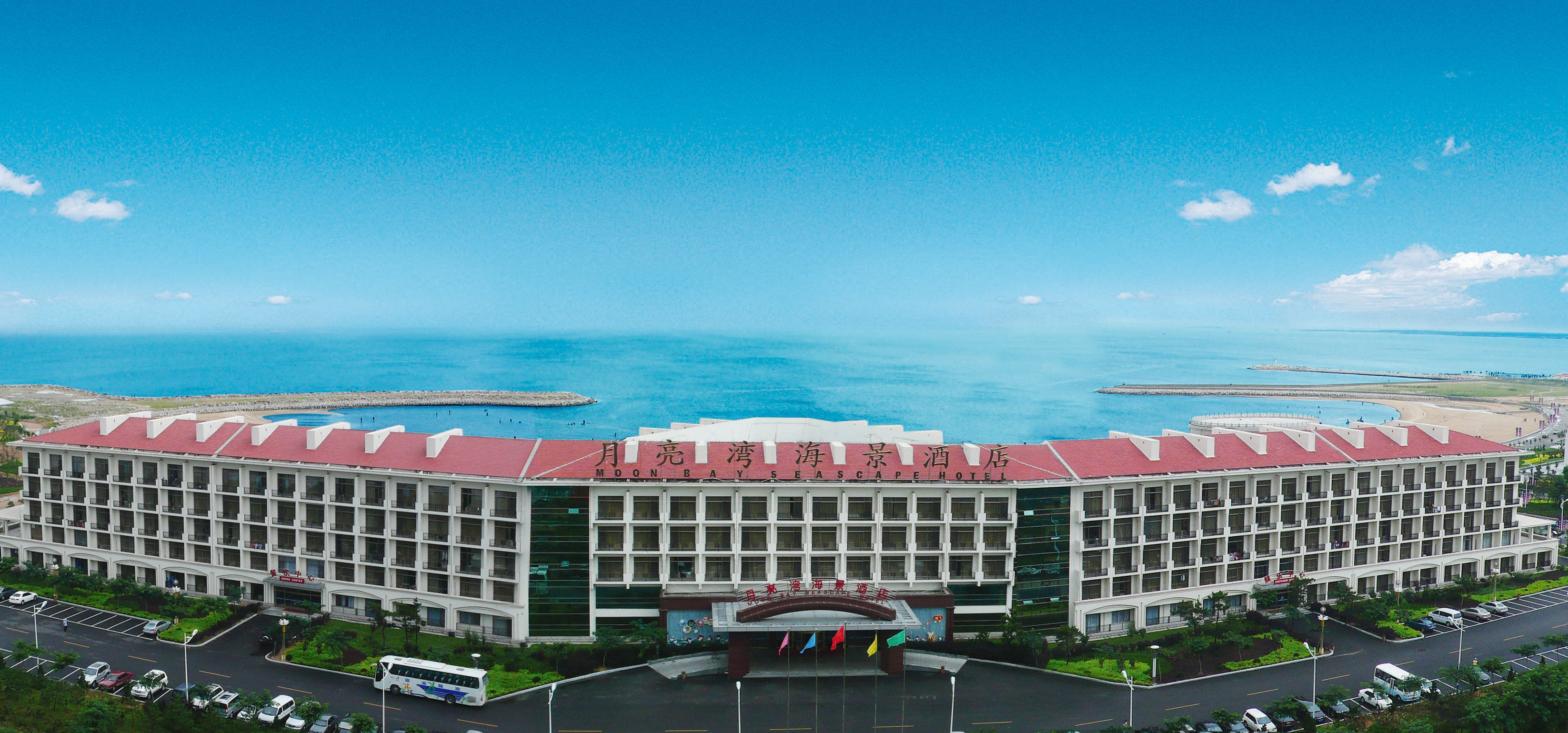  p data-id="gnf7vunq05">龙口东海月亮湾海景酒店位于景色秀美的山东