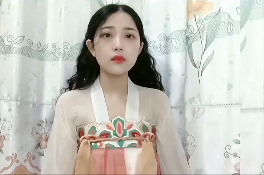 0pni31">阿yueyue,1995年6月17日出生于四川省成都市,中国内地女歌手