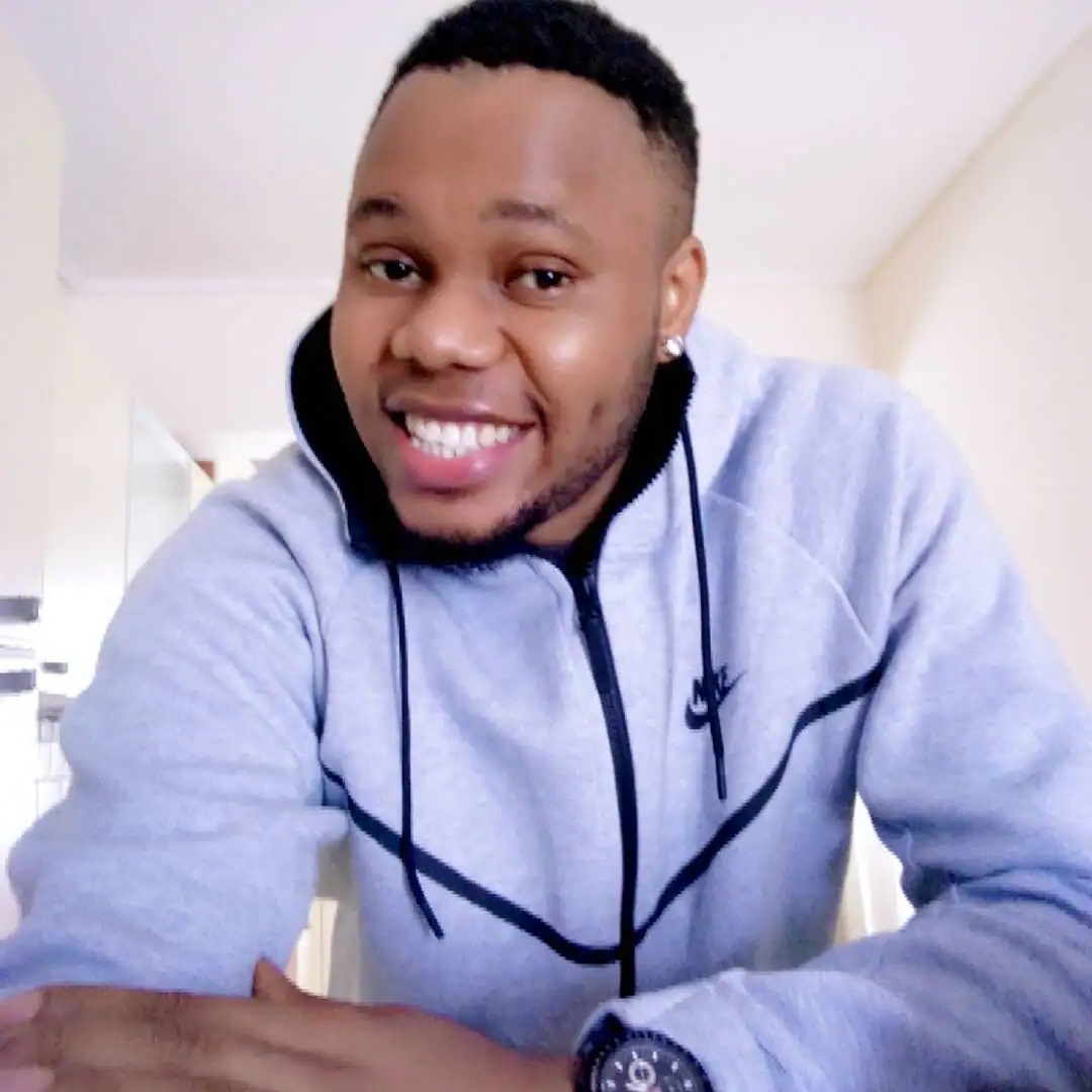  p>弗朗西斯·阿德托昆博(francis antetokounmpo),全名弗朗西斯·奥