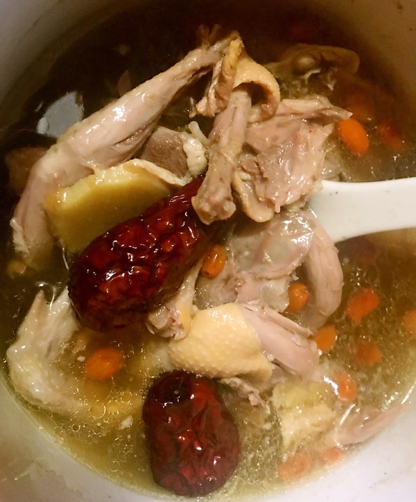 清炖红枣鸽子汤