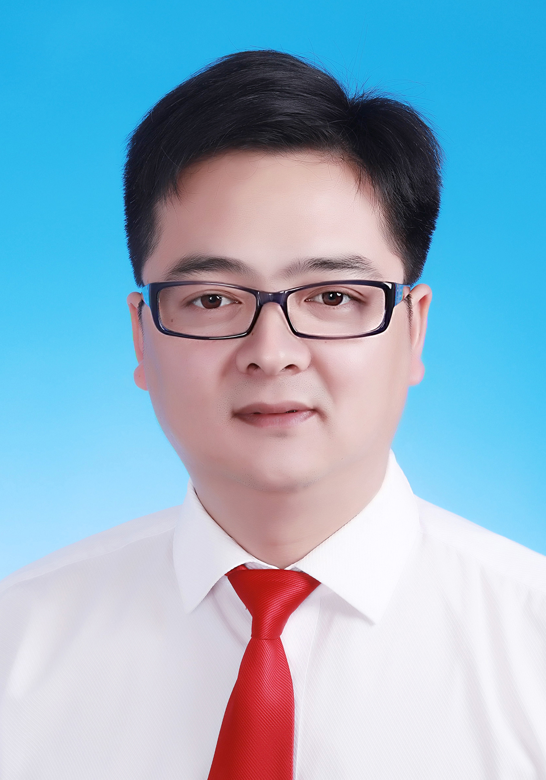 历,男,1982年8月生,籍贯蒙城,大学学历,中共党员,现任流口镇党委书记