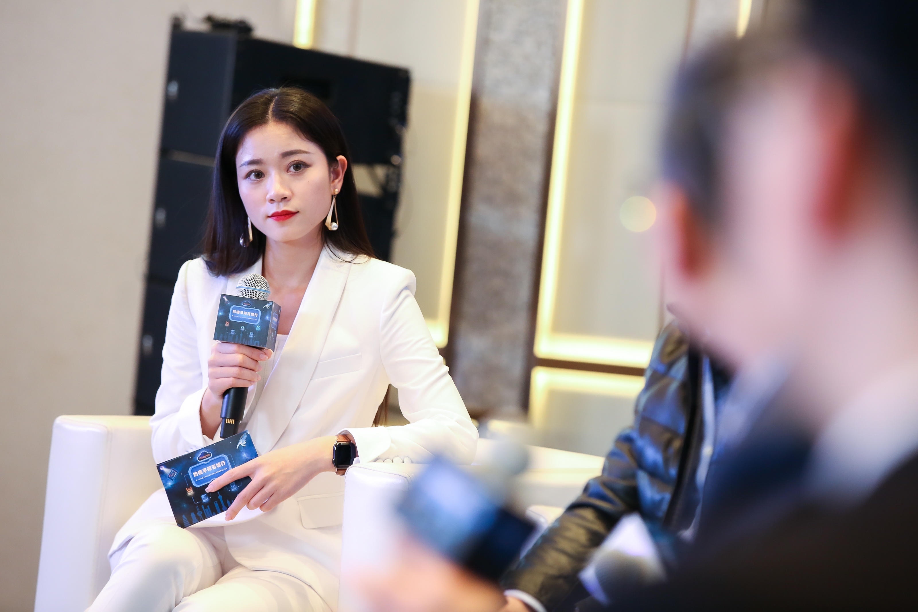 po"> span class="ref" data-ctrid="su6u217h1aht">少玲(全名王少玲