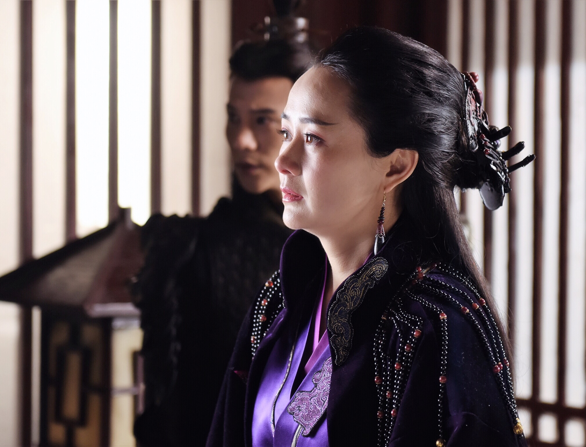 在领衔主演电视剧《 a target="_blank" href="/item/浪卷红尘