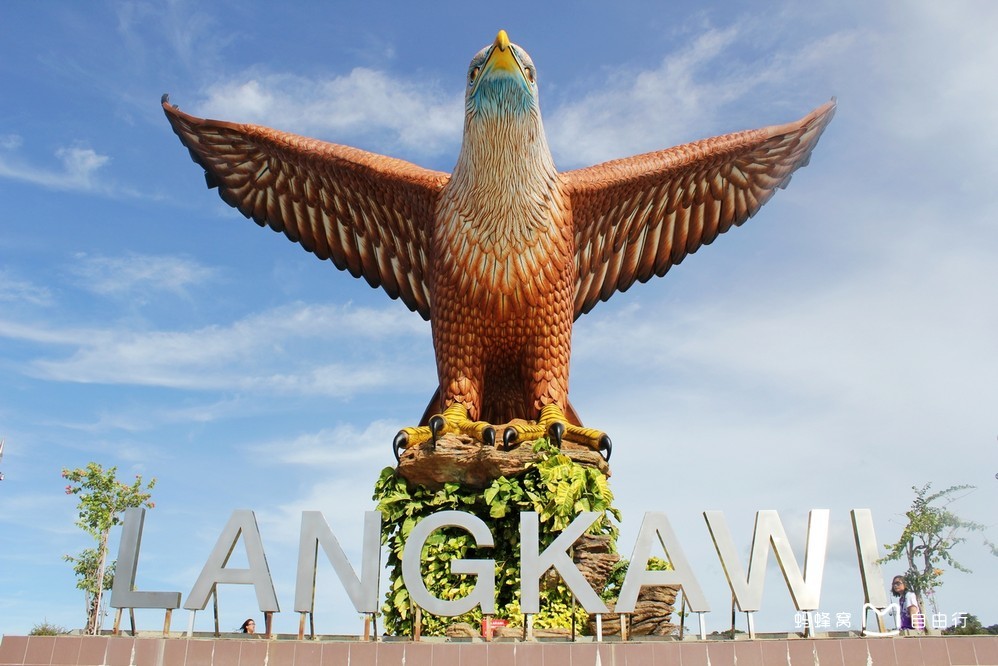 的广场--巨鹰广场,广场上矗立着被称为兰卡威新地标的鹰塔(dataran