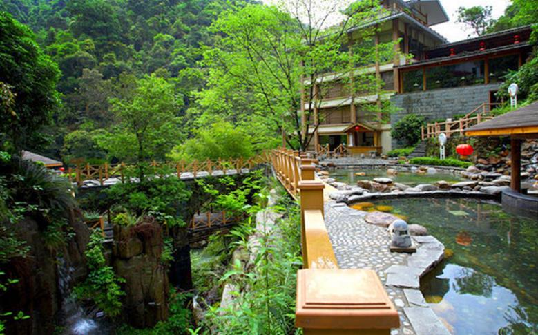 target="_blank" href="/item/龙胜温泉度假区/10822501" data-lemma