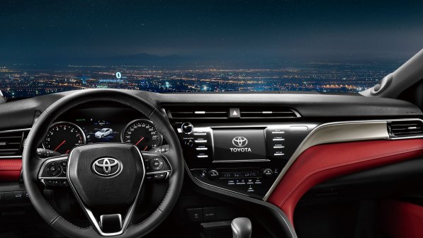 第八代凯美瑞内饰