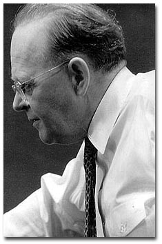 多伊奇(karl wolfgone deutsch),(1912-1992)社会与政治学家,他是 a