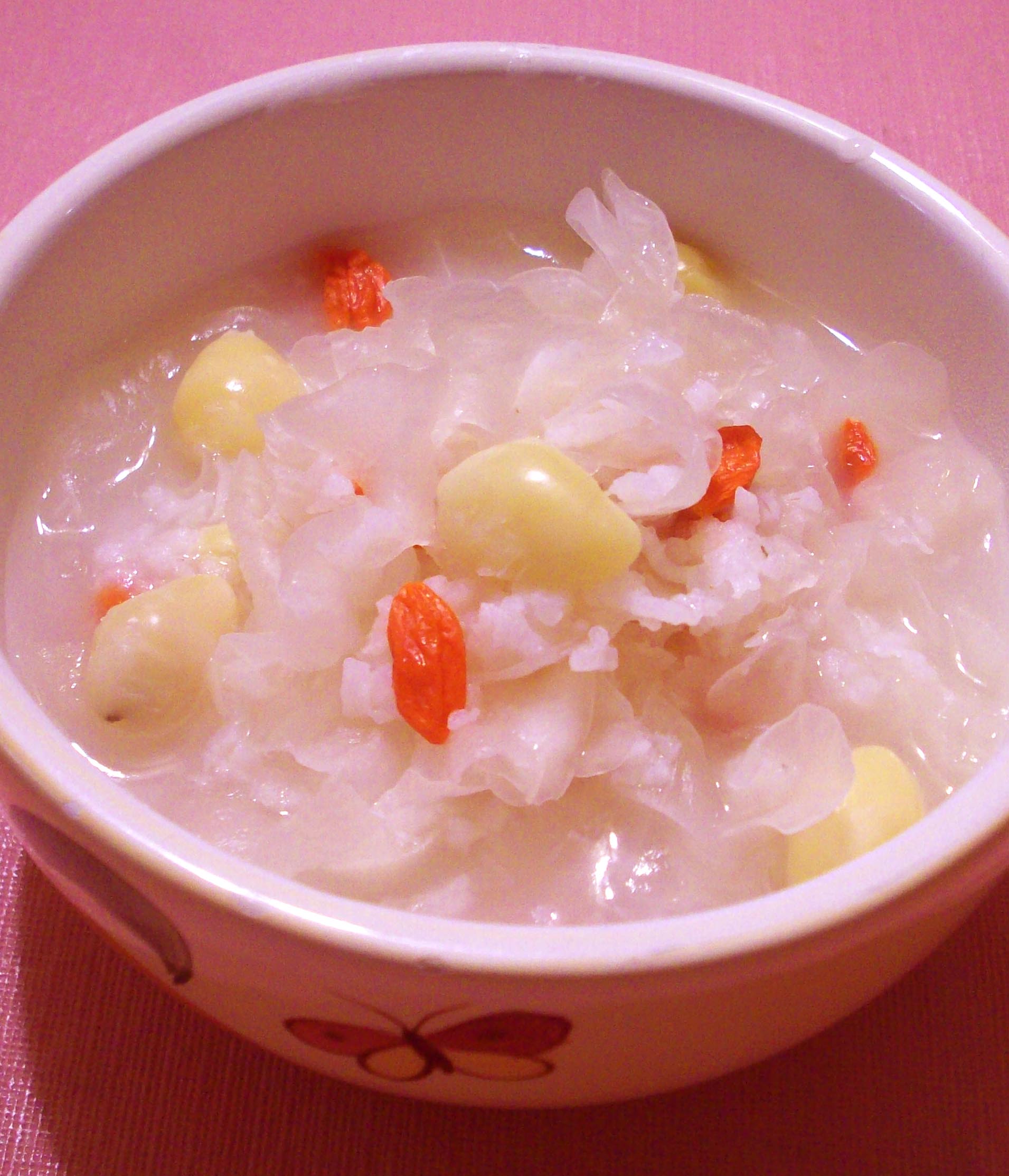  p>双米银耳粥是以大米20克,小米20克,水发 a target="_blank" href="