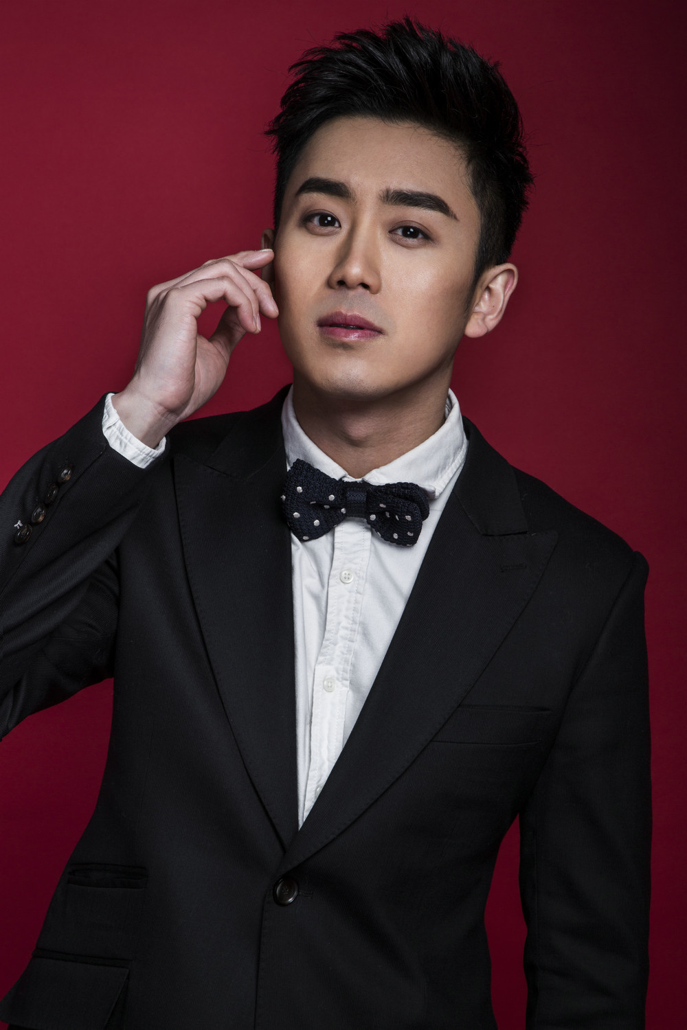  p>阎行一,1987年5月24日出生于辽宁省抚顺市,毕业于 a target="