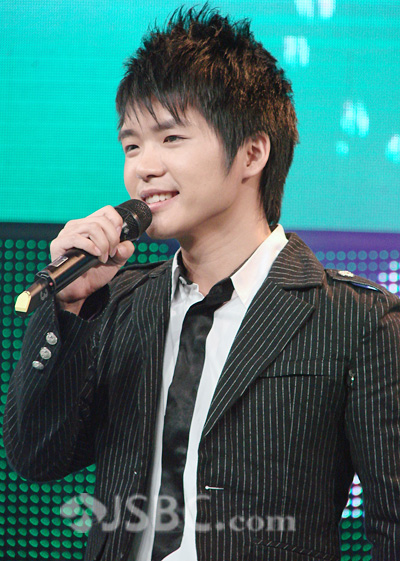  p>《绝对唱响》是江苏卫视2006年开始推出的主打歌唱选秀节目,在音乐