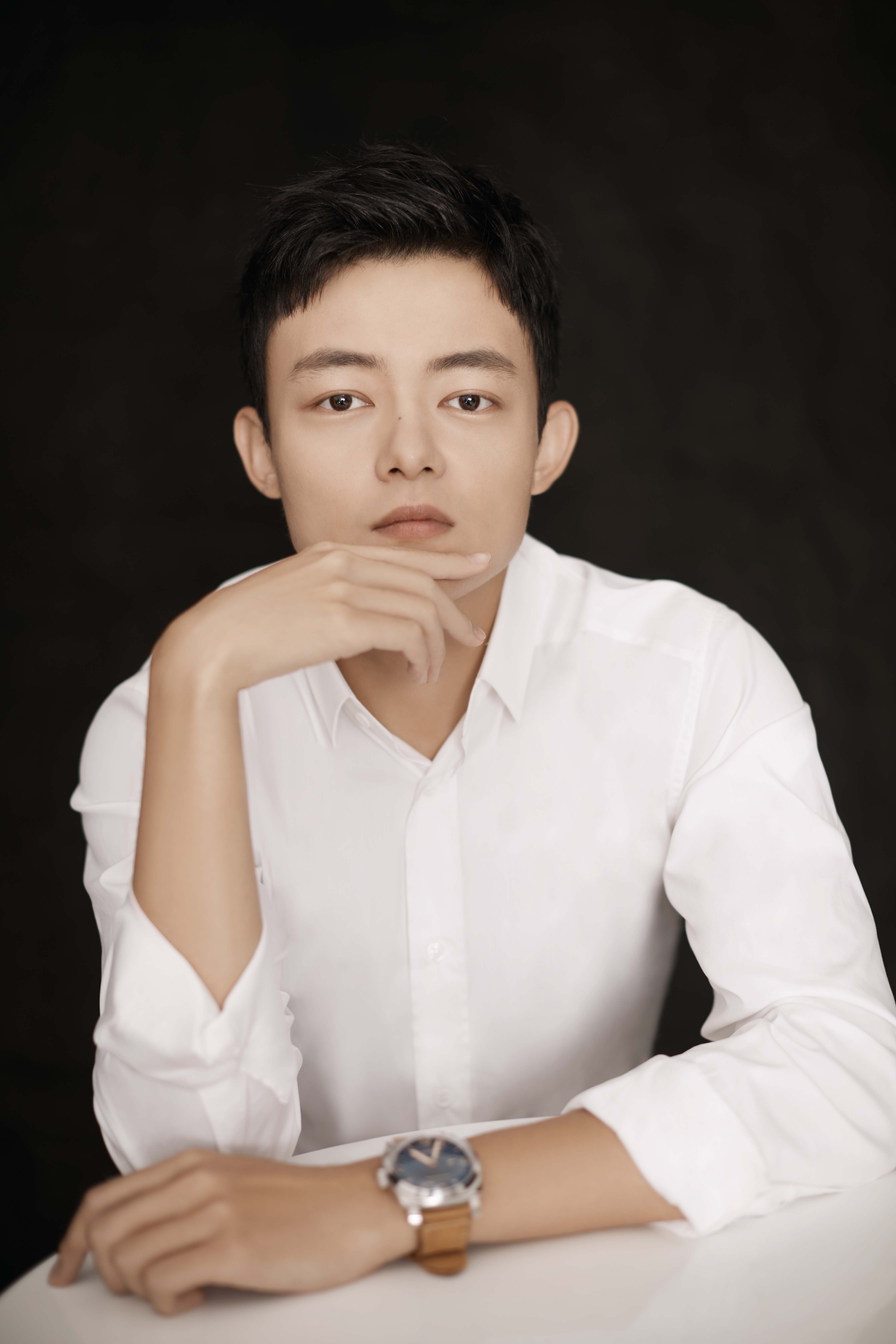 万国鹏 全网资源