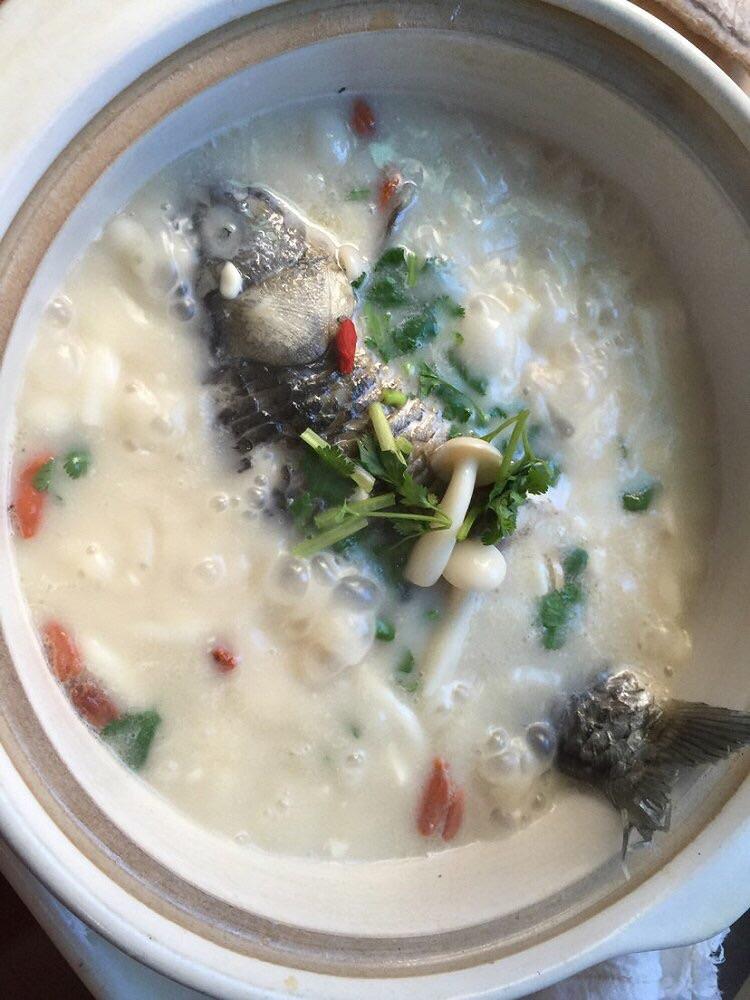 鲫鱼粥