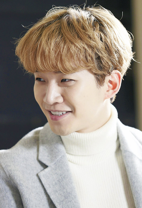  p>李俊昊(lee junho),1990年01月25日出生,韩国男子组合 a target="