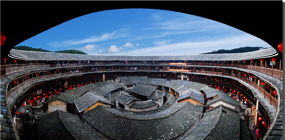 北土楼群位于福建省 a target="_blank" href="/item/龙岩市/608010"