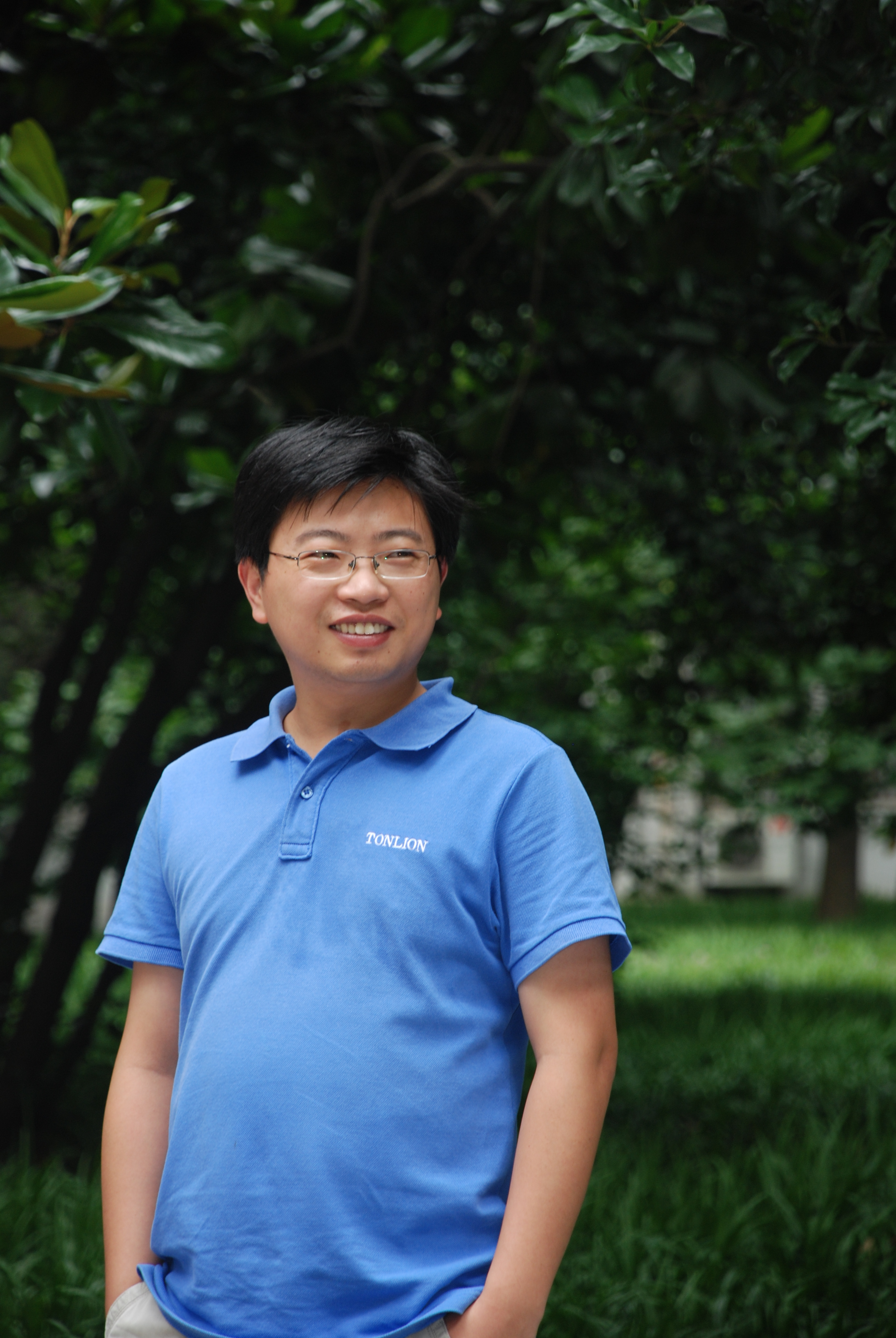 id="gnfgk6of2a">夏炜炜,男,1981年12月出生,汉族,中共党员,副教授