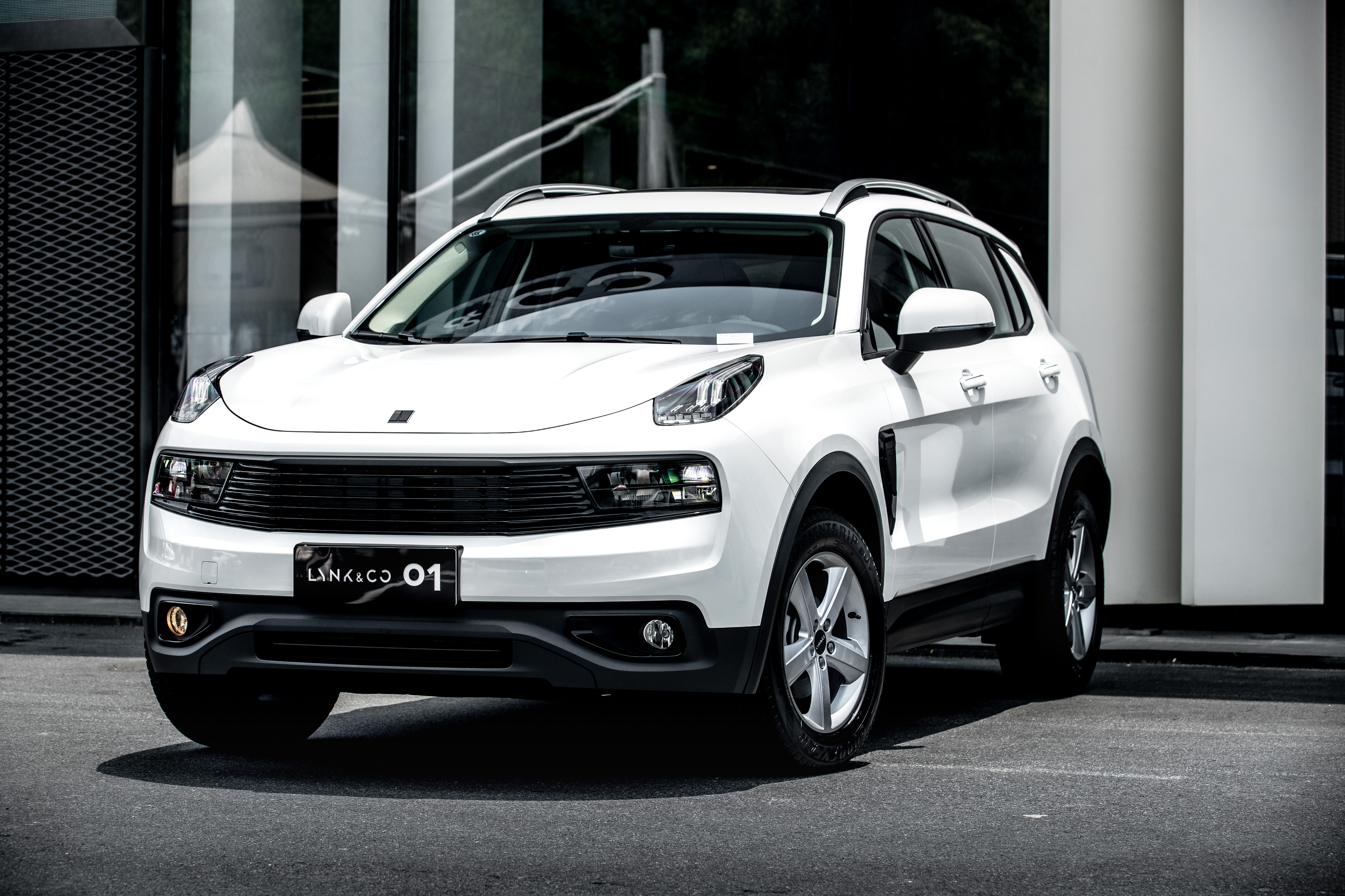  p data-id="gnbxnza3rd">领克01(lynk&co 01),是领克汽车首款