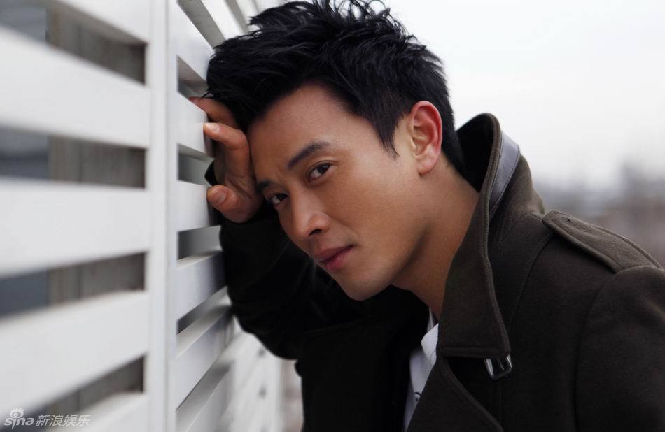  p data-id="gnwkpvsl0g">仲豪是蒋毅饰演的电视剧《凤凰牡丹》中的