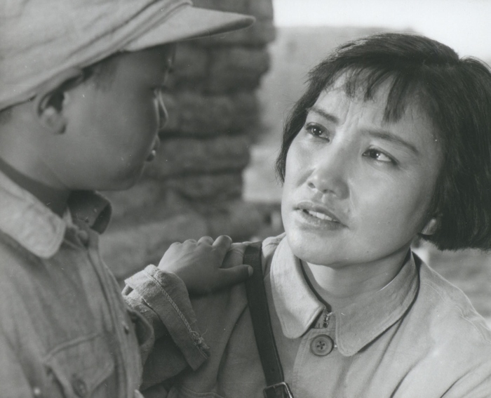 摇篮》是上海电影制片厂摄制的战争剧情片,由 a target="_blank" href