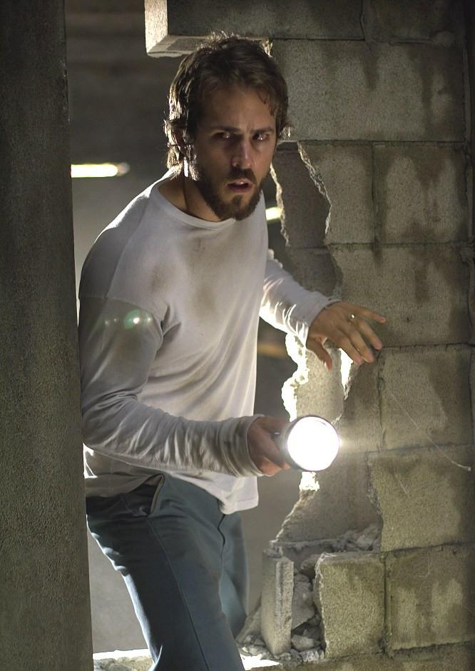  p>《鬼哭神嚎》是米高梅公司于2005年4月15日推出的一部恐怖电影,由