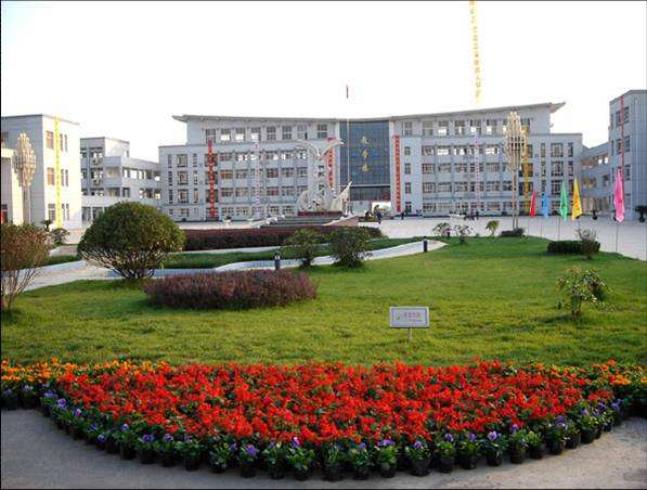 江苏句容高级中学