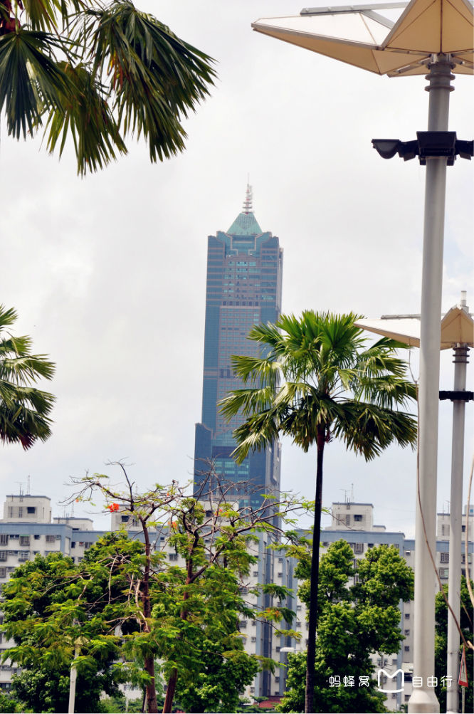  p>高雄85大楼(85 sky tower),又称东帝士85国际广场,东帝士建台大楼