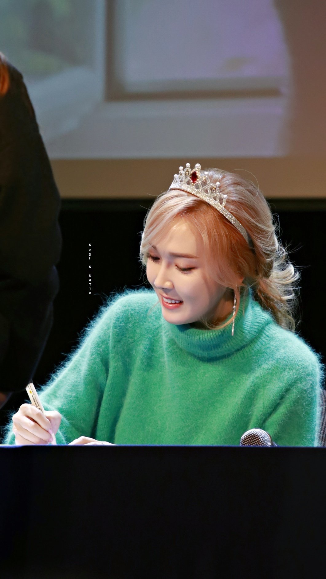  p>郑秀妍(jessica jung),1989年4月18日出生于美国加利福尼亚州