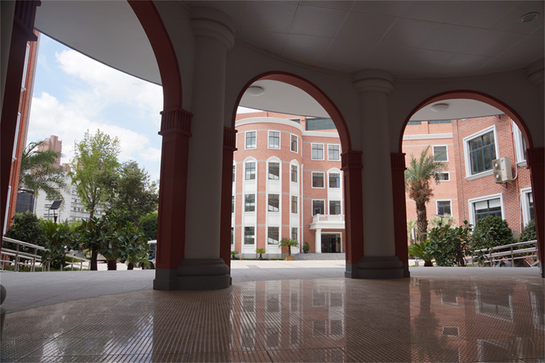 命名为 a href="#" data-lemmaid="15385090">上海市实验性示范性高中