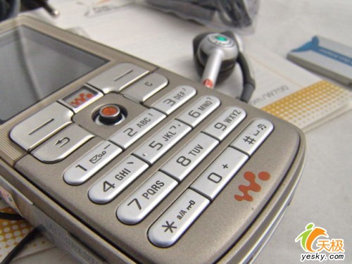  p>作为索爱迄今发布的第八款walkman音乐手机,w700是基于此前大获