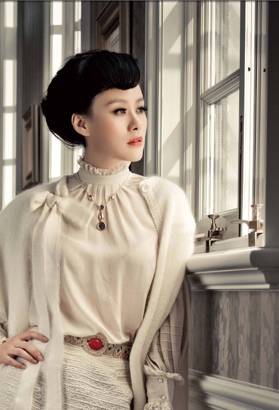  p>邬君梅,1966年2月5日出生于中国上海,华语影视女演员,制片人.