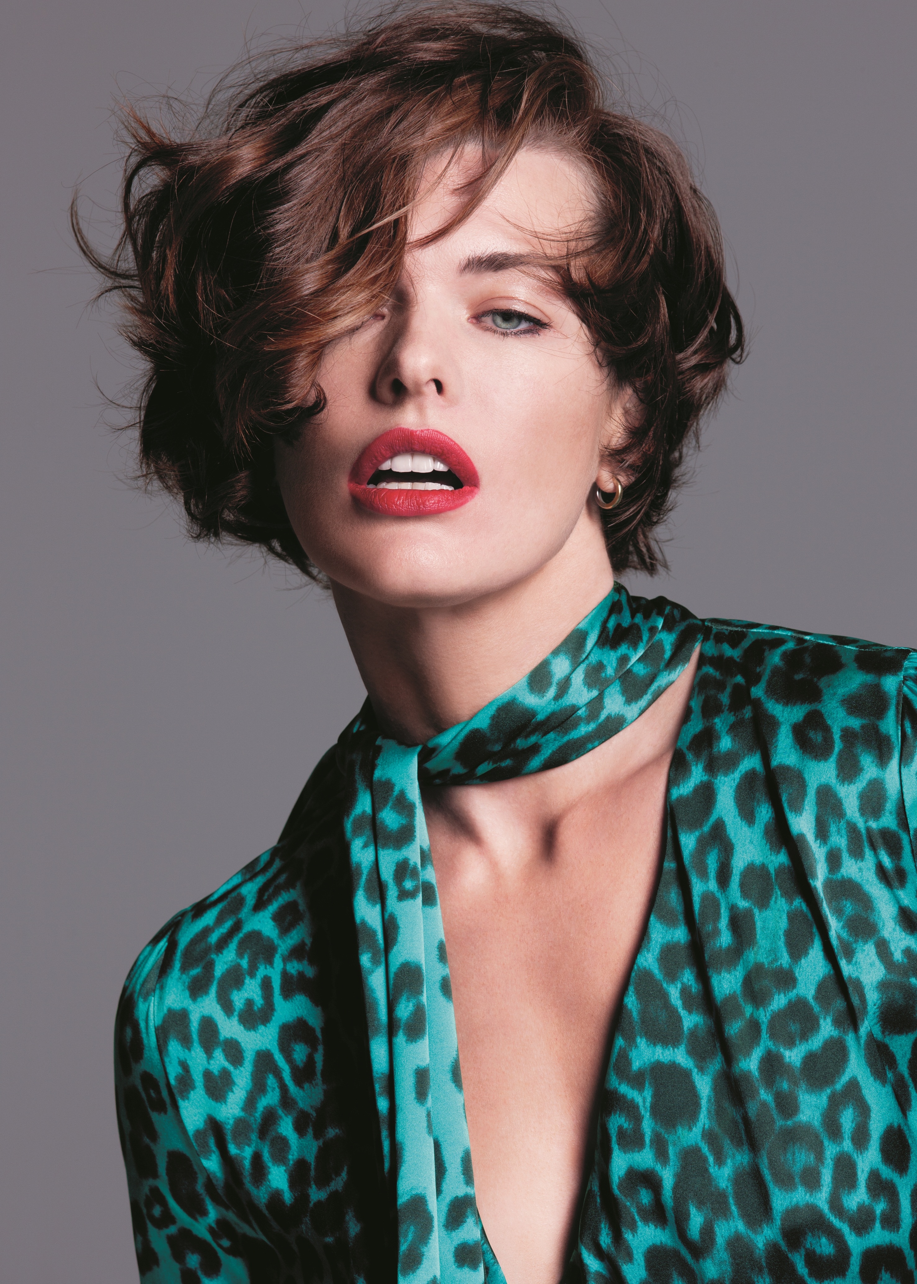 jovovich),1975年12月17日出生于乌克兰,塞尔维亚,俄罗斯裔美国影视