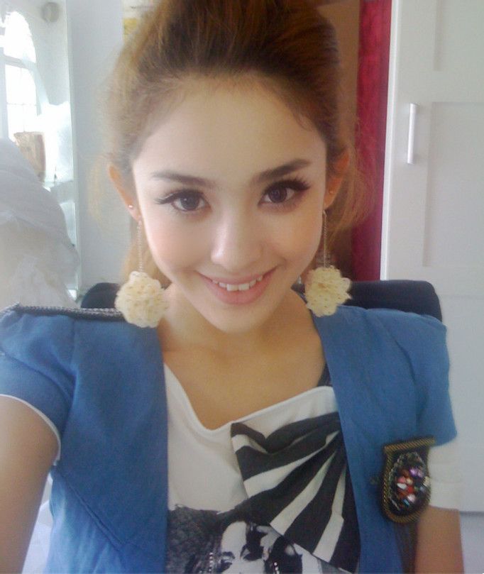  p>古力娜扎(gulnazar),1992年5月2日出生于新疆乌鲁木齐市,中国内地