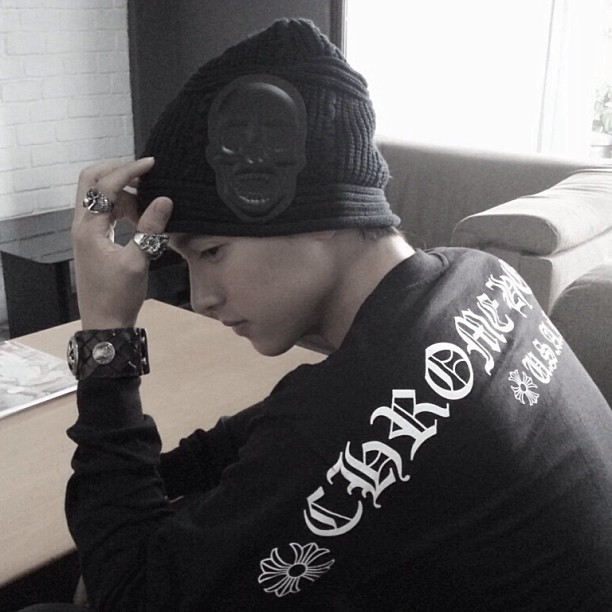  p>吉拉宇·唐思苏克(james),1993年9月19日出生于泰国披集府,泰国男