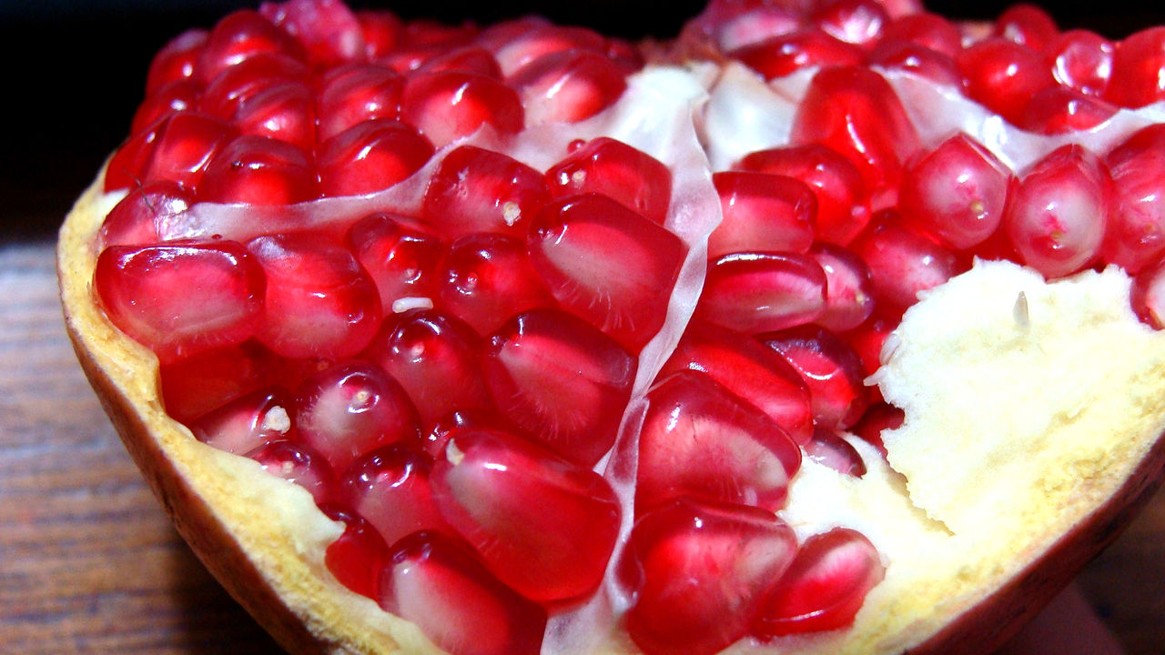  p>石榴(拉丁名: i>punica granatum l.