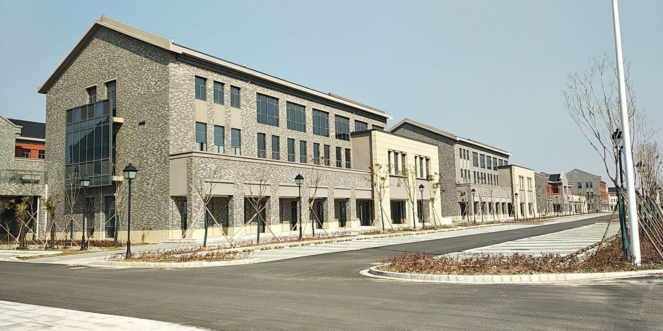  p> a target="_blank" href="/item/吕四">吕四 /a>仙渔小镇位于 a