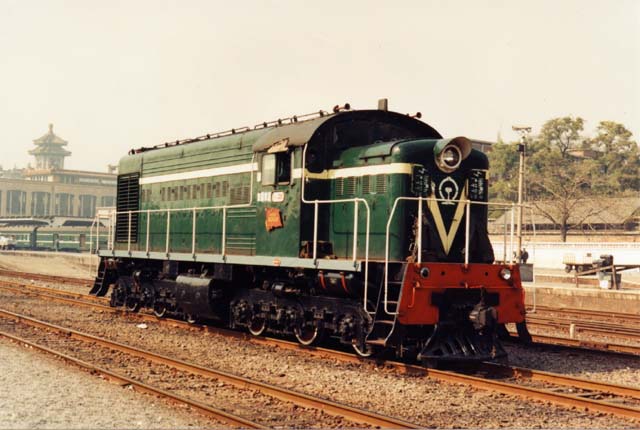 东风2型内燃机车