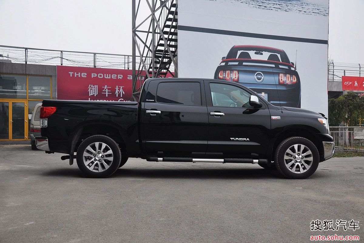 >丰田坦途( a>丰田tundra /a>)是一款日本丰田公司生产的美版的大皮卡