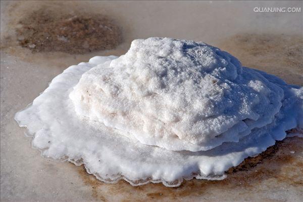  p>咸水湖(salt water lake)是水的含盐度超过1‰的 a href="#" data