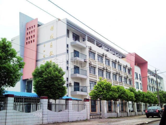  p>精诚 a>高级中学 /a>,位于 a href="#" data-lemmaid="320938">