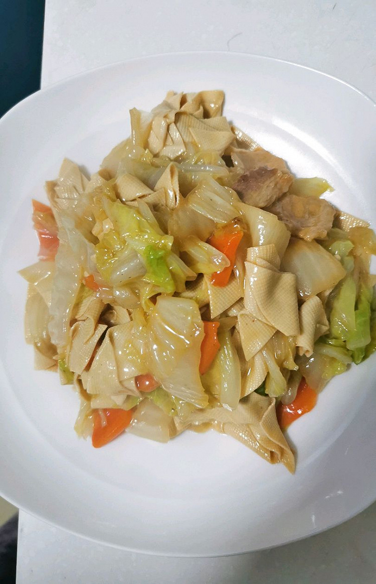 五花肉白菜炒豆皮