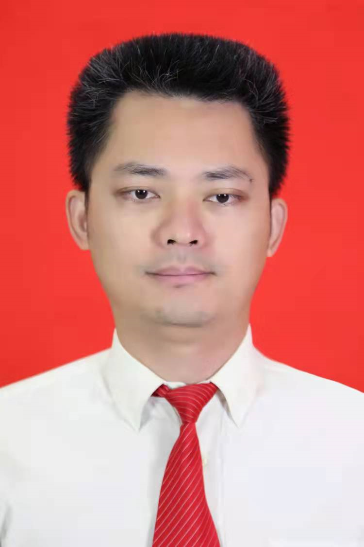 男,壮族,中共党员,1985年1月出生,广西上林县人,武汉大学公共管理专业