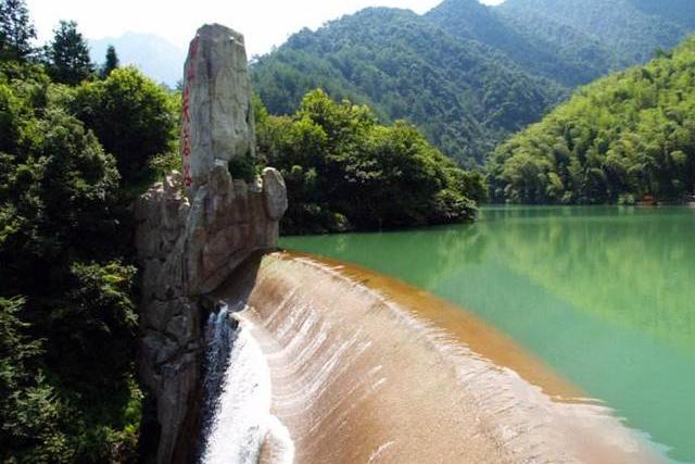 芙蓉谷景区位于 a target="_blank" href="/item/竹乡">竹乡 /a>安吉