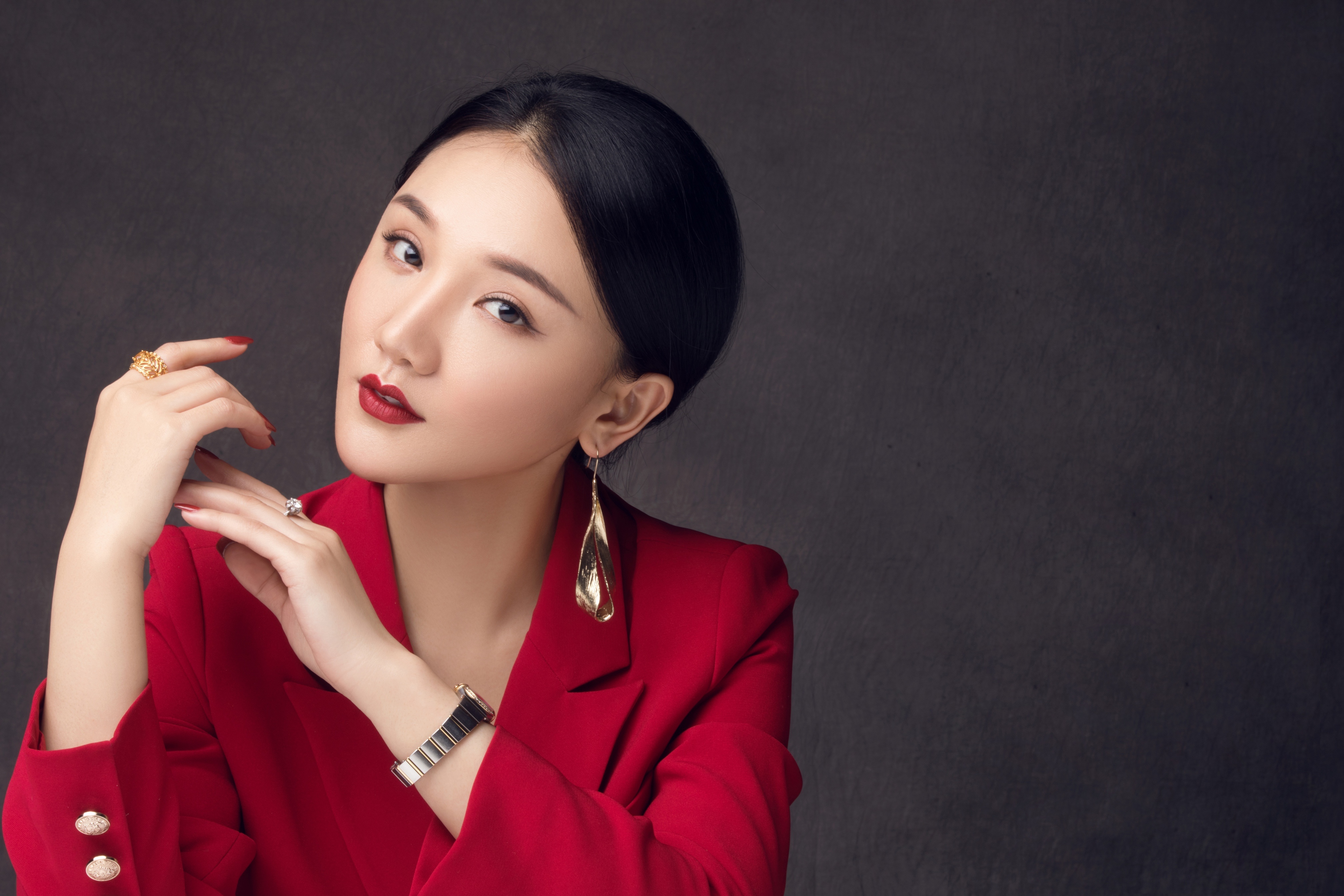 弯弯演员,演员_大山谷图库