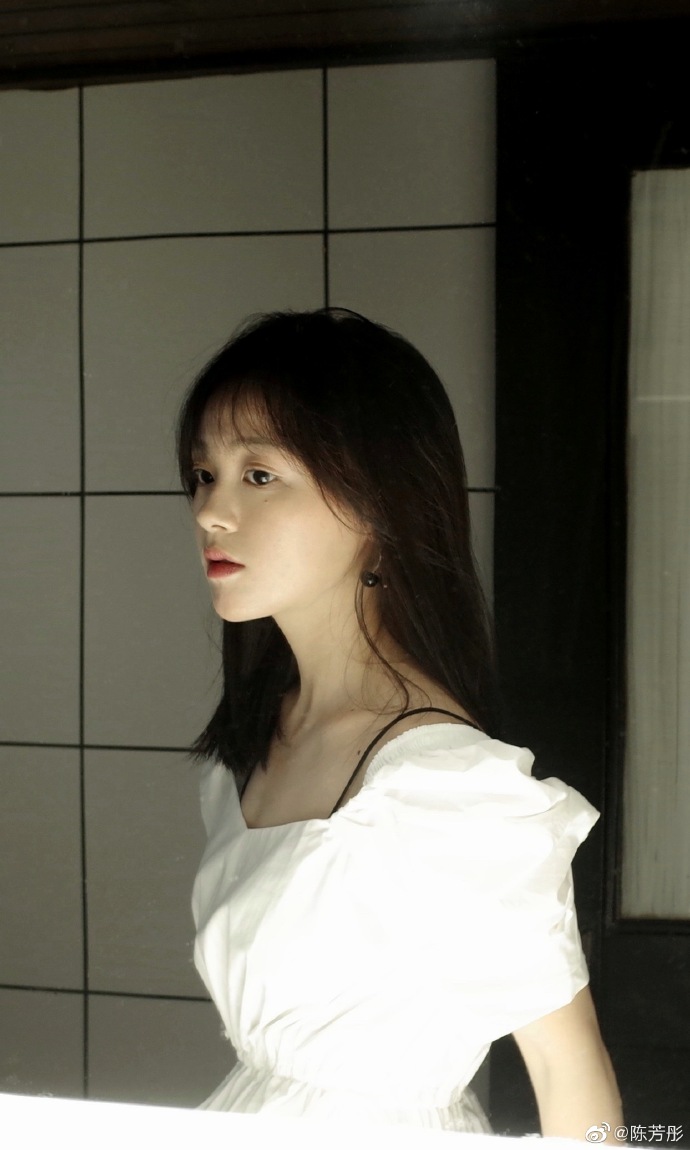  p data-id="gnx2m0s4gi">陈芳彤,原名陈晨,曾用